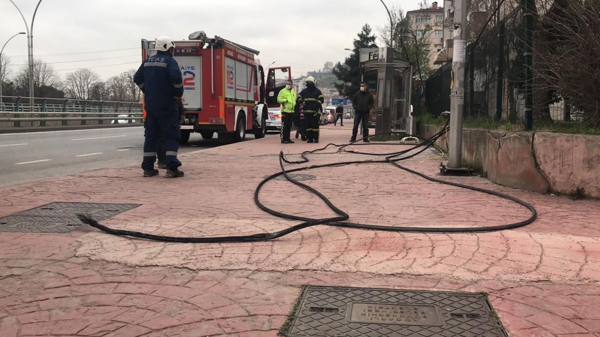 İzmit'te yüksek gerilim hattı yola düştü