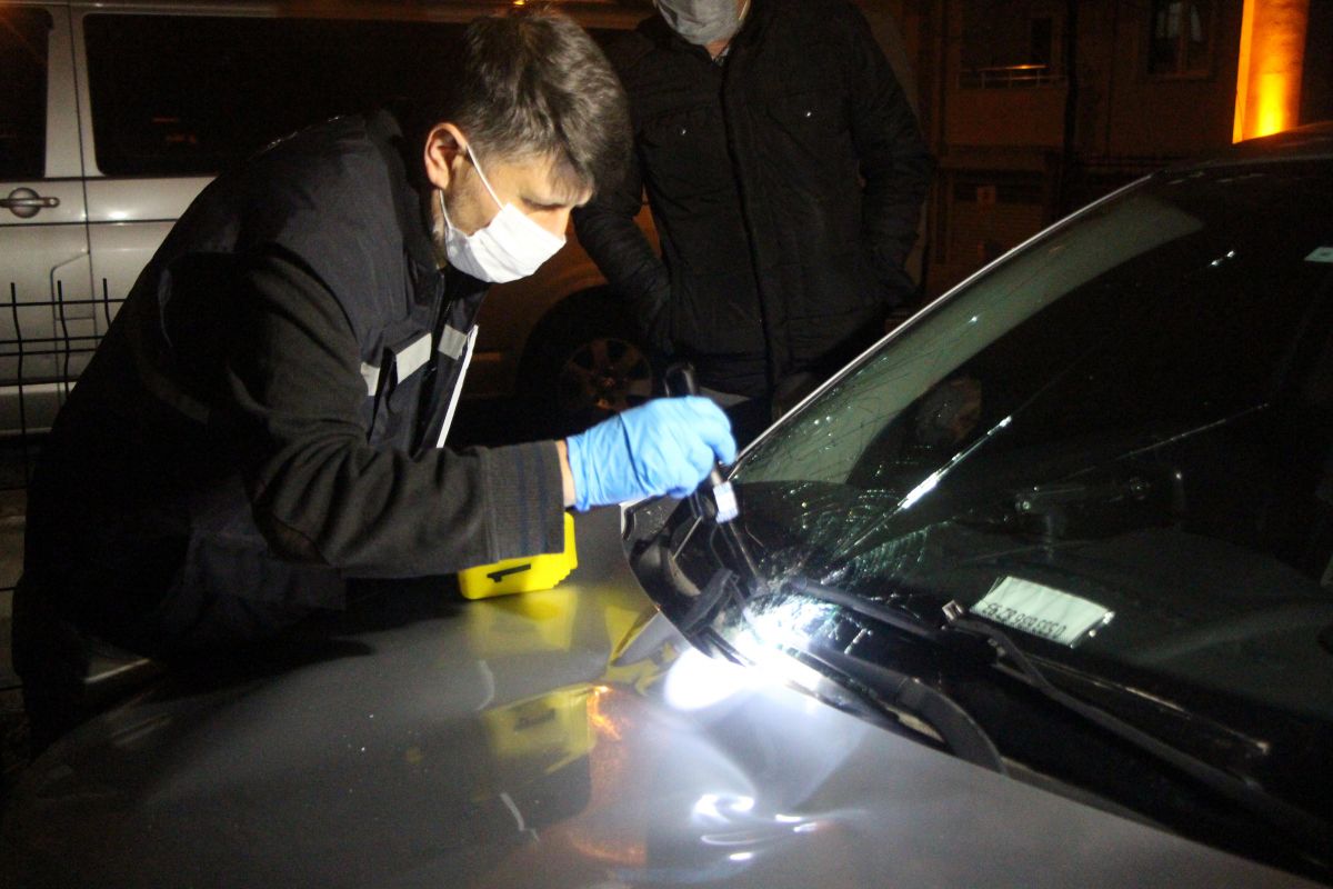 Bolu'da bir kadın üçüncü kattan otomobilin üzerine düştü