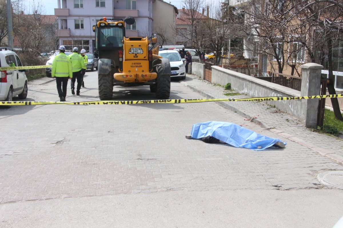 Bolu'da iş makinesinin altında kalan yaya öldü