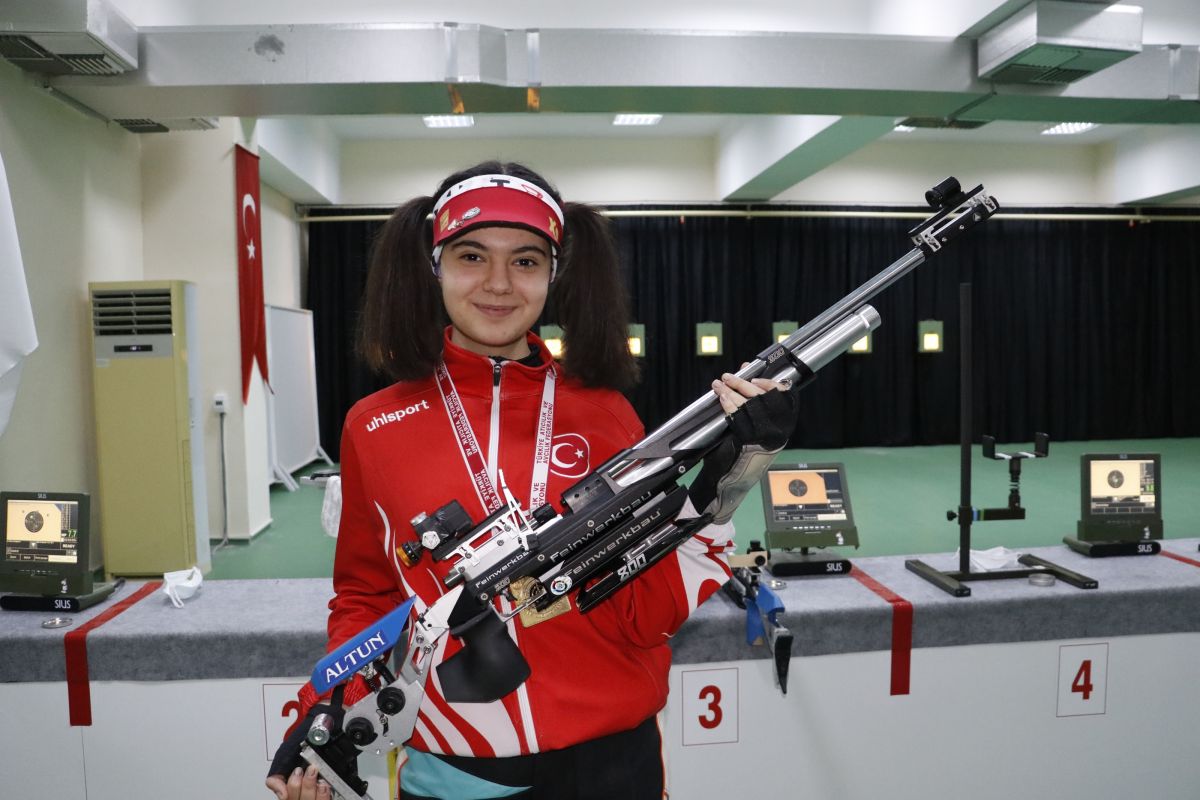 Mardinli Elif, milli atıcılık yaparak 9 Türkiye rekoru kırdı