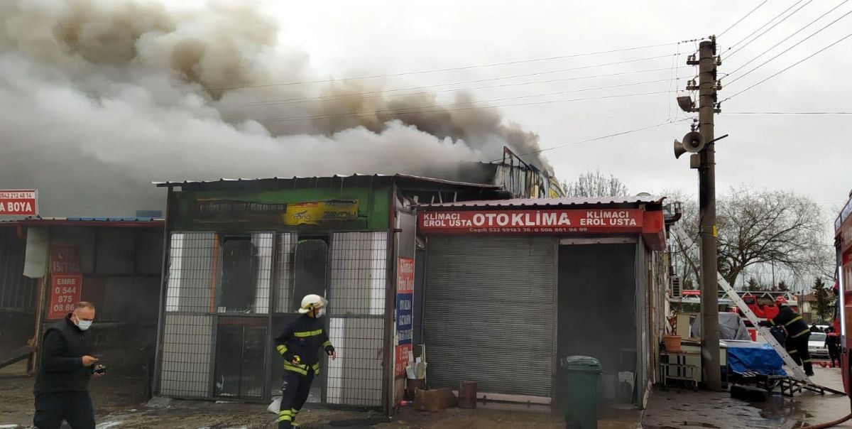 Bolu'da tamire bırakılan otomobil küle döndü