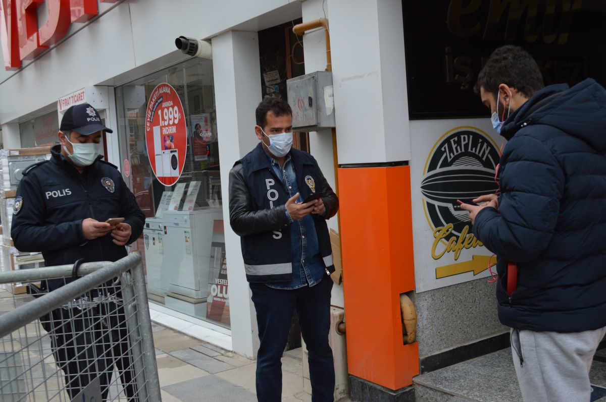 Elazığ'da kısıtlamanın ardından hareketlilik yaşandı