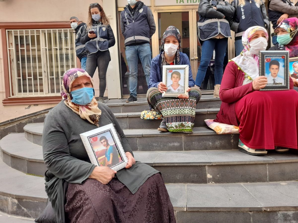 Diyarbakır'daki anne: Ya öleceğiz ya çocuklarımızı alacağız