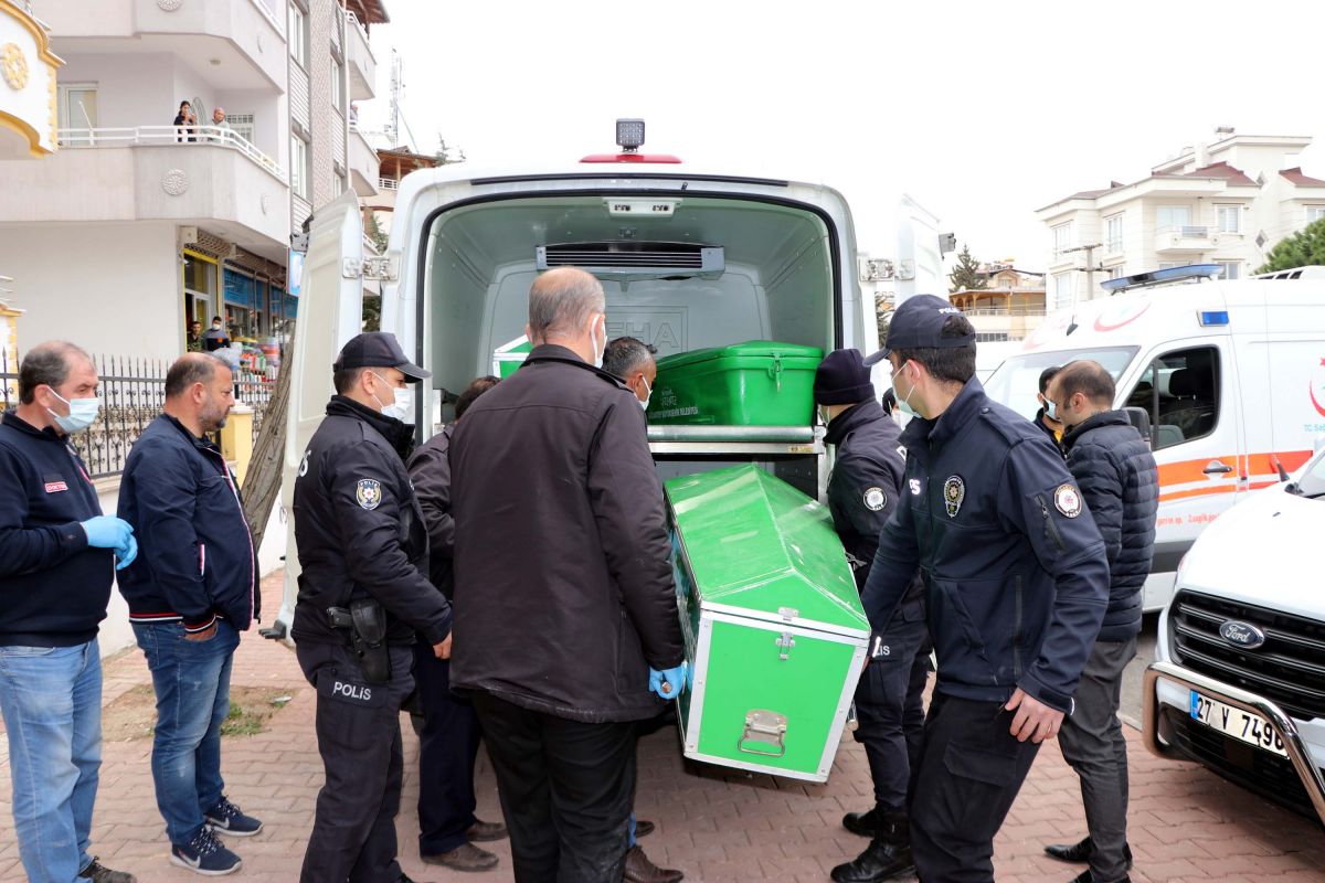 Gaziantep'te iskeleden düşen inşaat işçisi, hayatını kaybetti