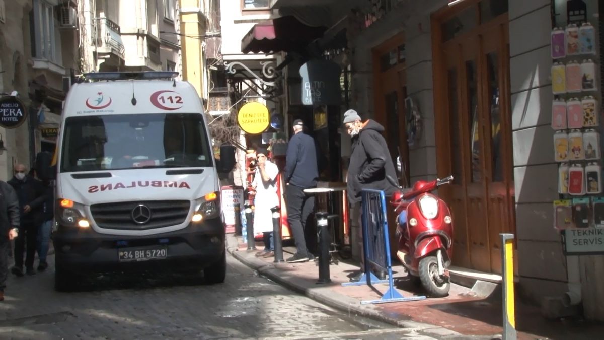 Beyoğlu'ndaki otelde, İsrail uyruklu Türk vatandaşının cansız bedeni bulundu