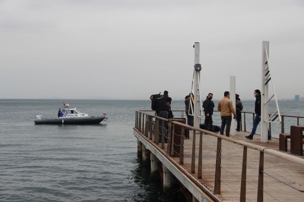 İzmir’de balıkçı oltasına ceset takıldı