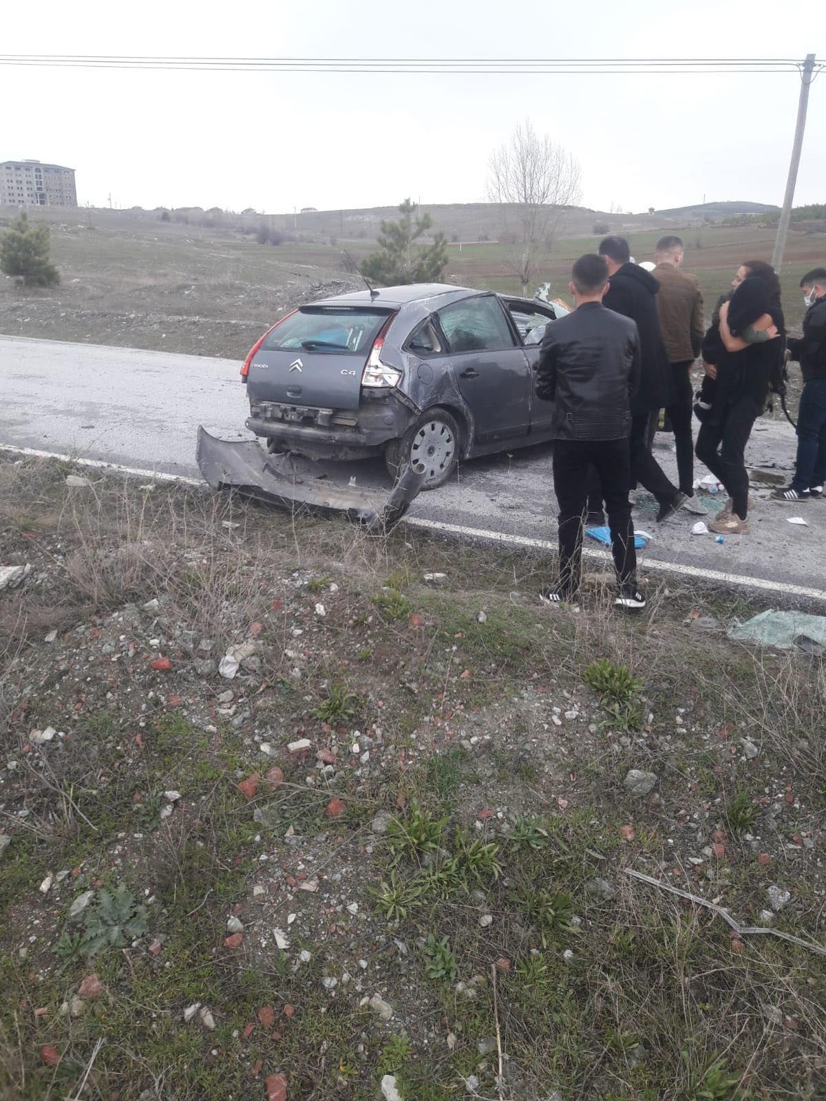 Kütahya'da kazada yaralanan anne, bebeğini emzirerek sakinleştirdi