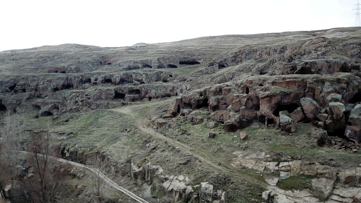 Bitlis'teki Madavans Vadisi'nin yüzlerce mağarası restore edilecek