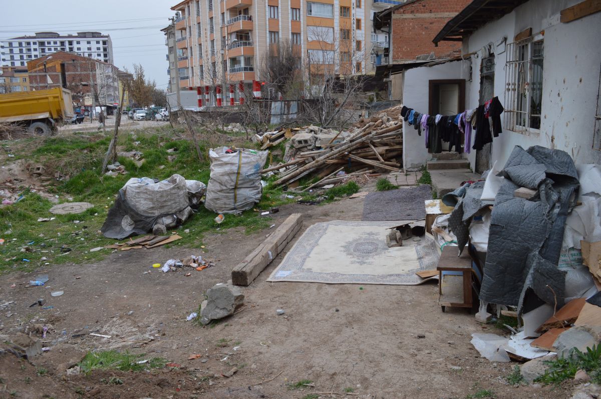 Elazığ'da kağıt toplama aracı çalınınca, yenisi hediye edildi