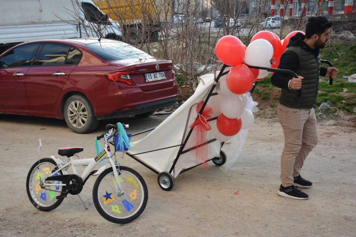 Elazığ'da kağıt toplama aracı çalınınca, yenisi hediye edildi