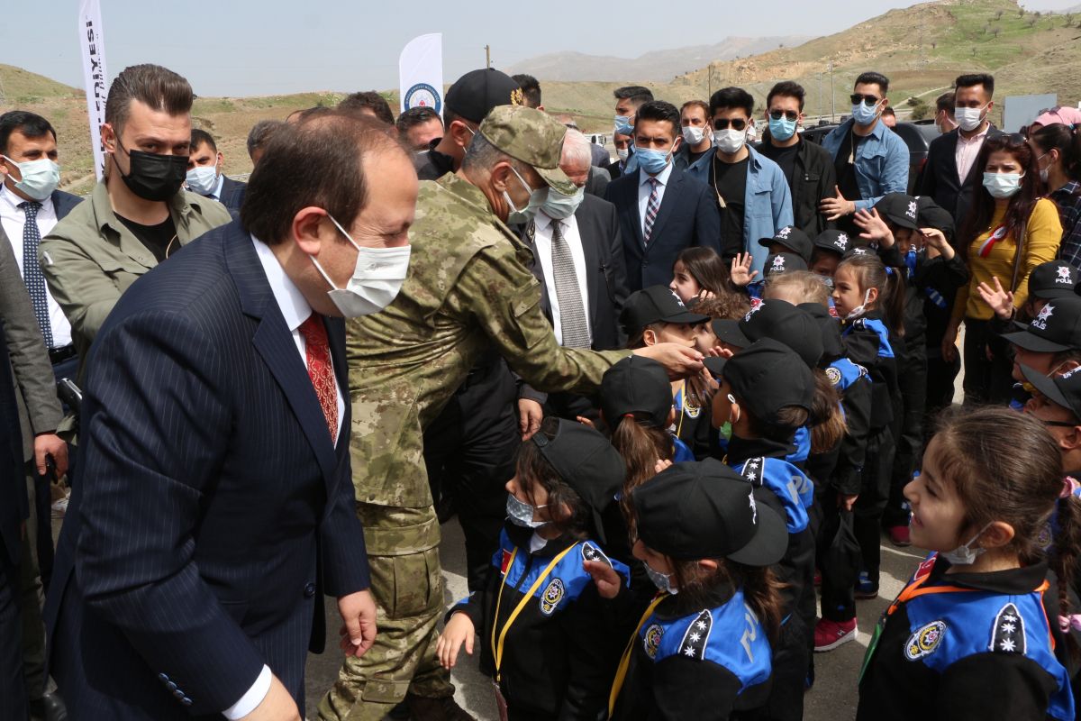 Şırnak'ta şehit 136 polisin anısına fidan dikildi