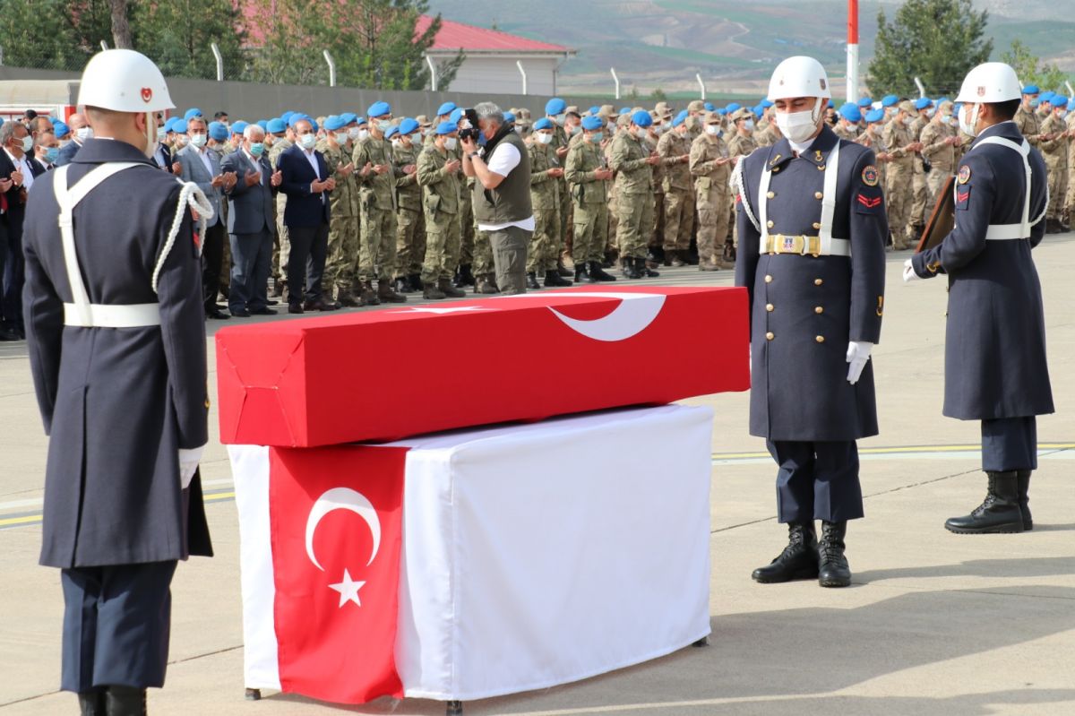 Siirt şehidi Erkan Erdem'in naaşı Niğde'ye uğurlandı