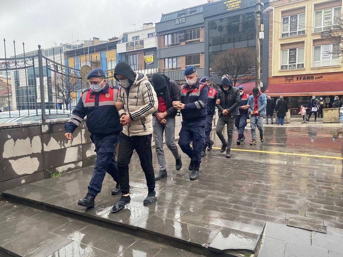 Eskişehir'de 2 ton kablo çalan 5 hırsız tutuklandı