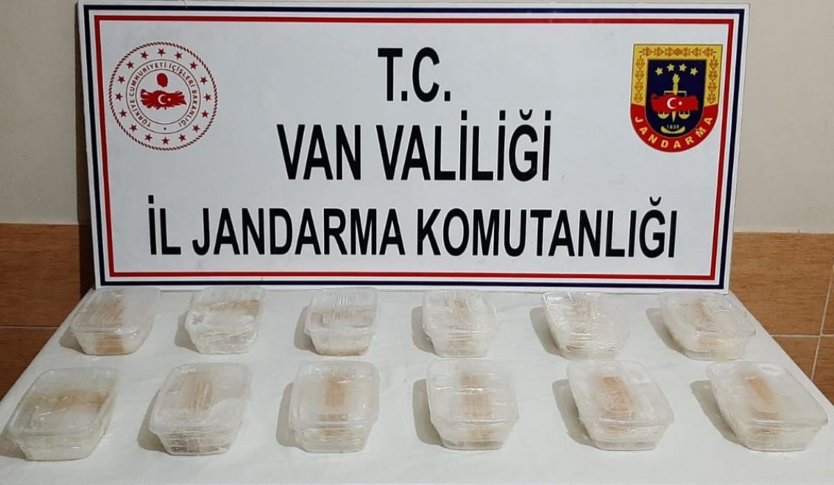 Van'da, taşlar arasından 6 kilo metamfetamin çıktı