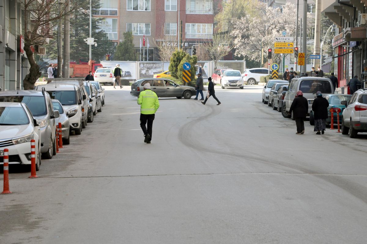 Eskişehir'de çarptığı yayayı 160 metre sürükledi