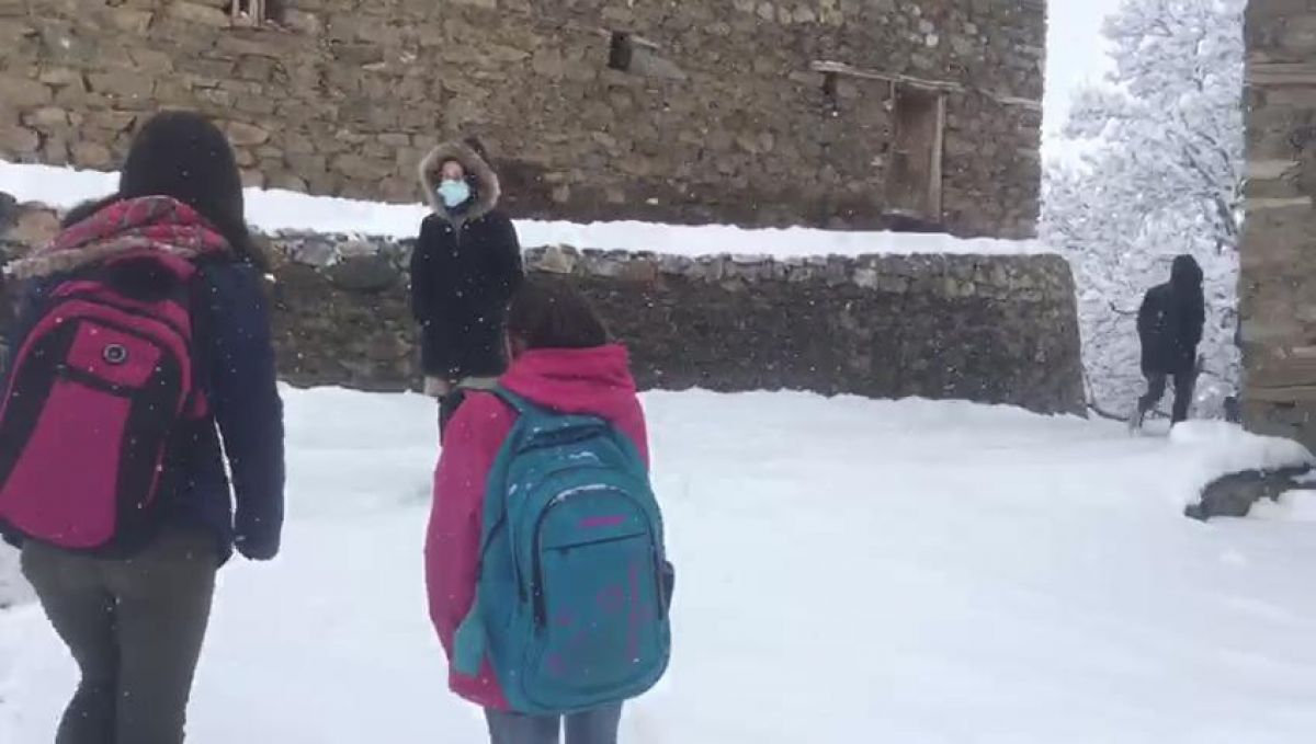 Van Bahçesaray'da okullara kar tatili