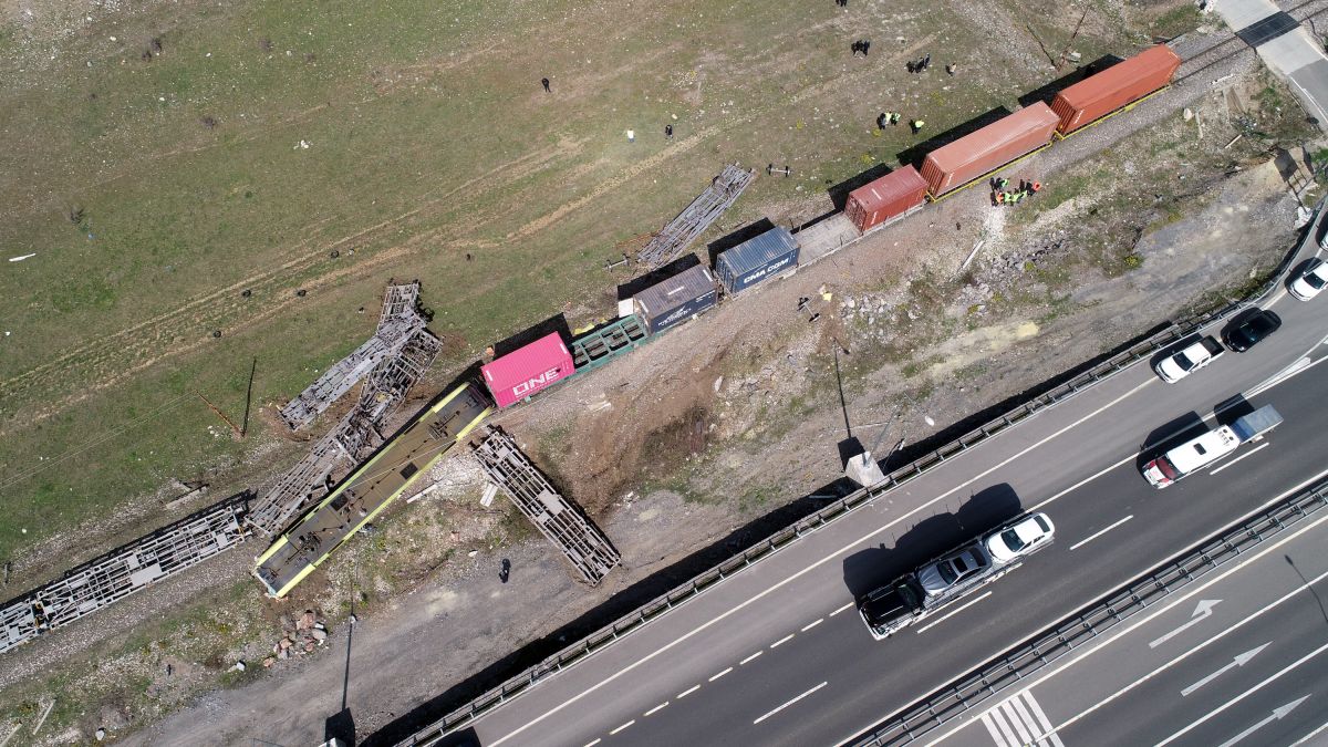 Pozantı'daki tren enkazı kaldırıldıktan sonra seferler devam etti