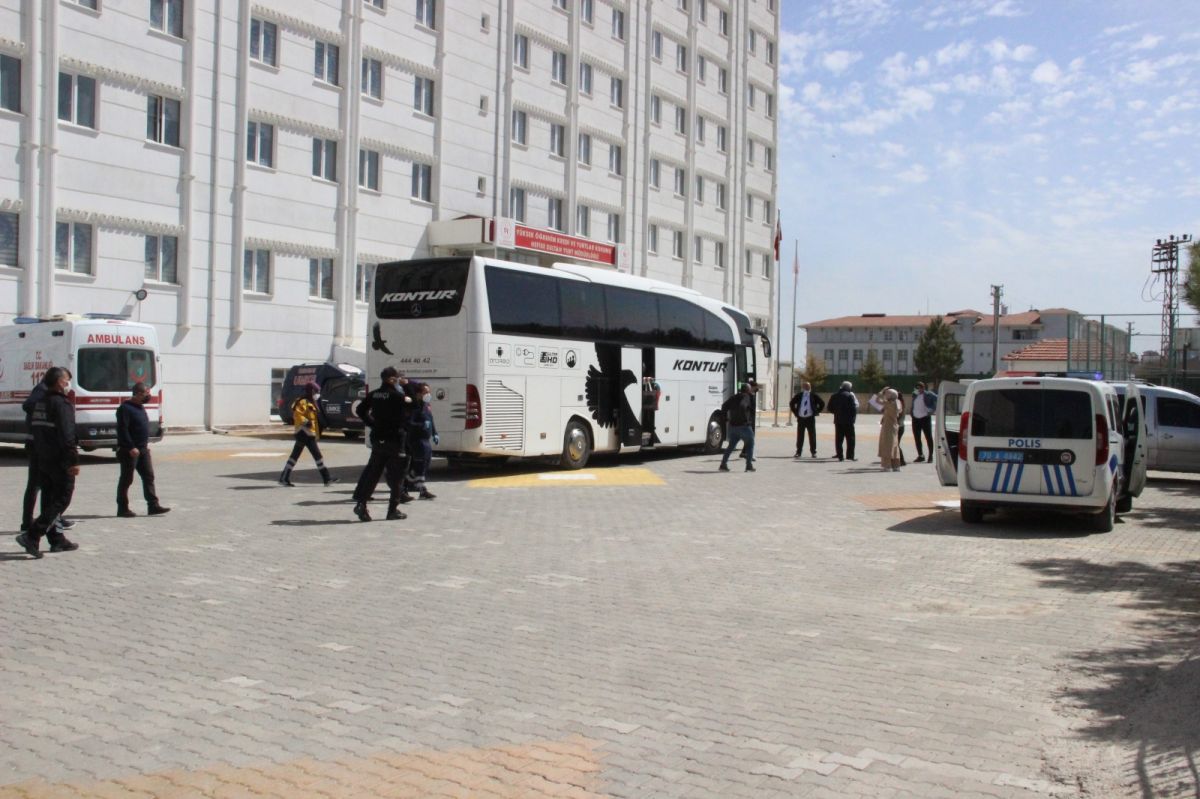 Karaman'da pozitif yolcunun bulunduğu otobüs yurda götürüldü