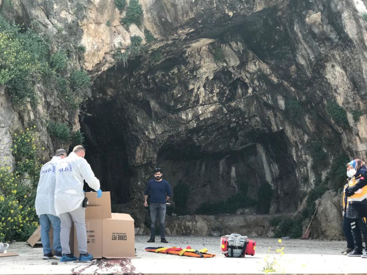 Şanlıurfa'daki tarihi kale eteğinde erkek cesedi bulundu
