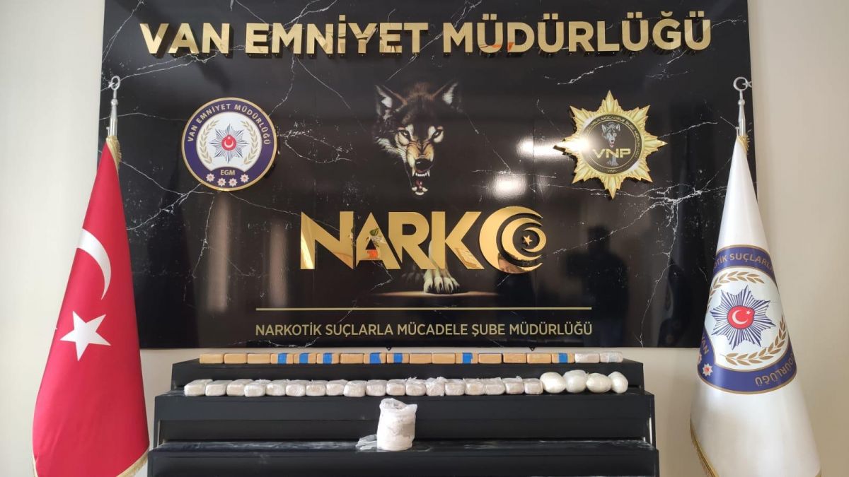 Van'daki evden 18 kilo eroin ile metamfetamin çıktı