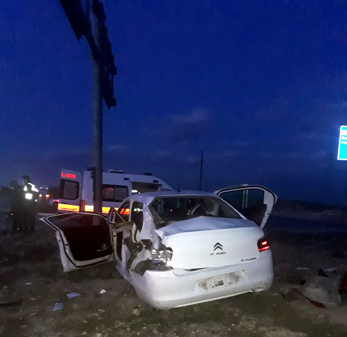 Afyonkarahisar'da otomobil ile tır kavşakta çarpıştı: 3 ölü, 2 yaralı