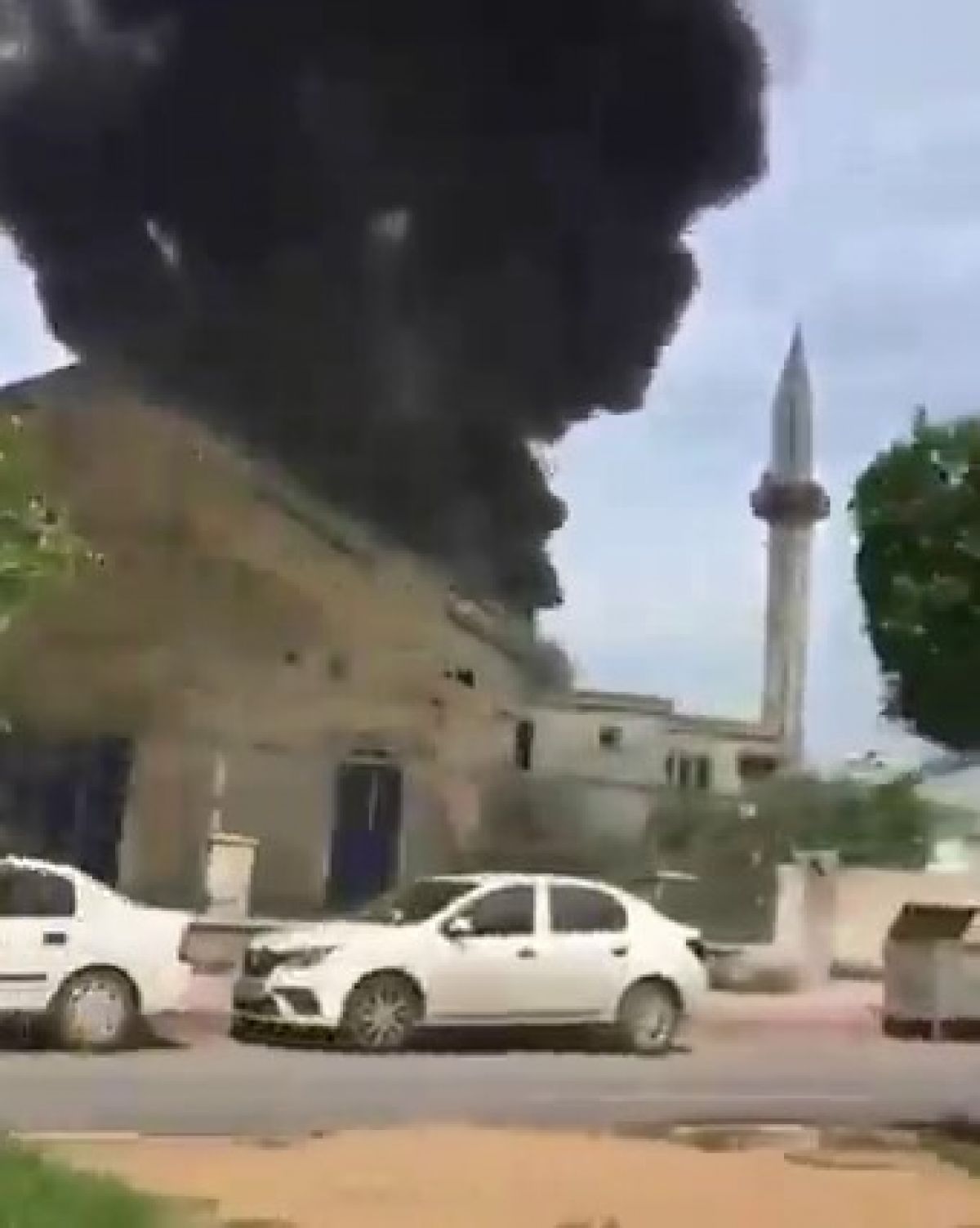 Hatay’da tadilat sırasında cami yangını