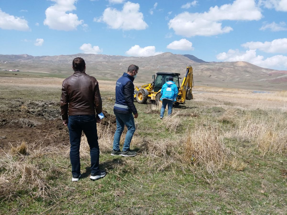 Van'da inci kefali göçü için kanallara boru döşendi