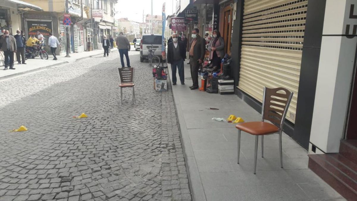 Konya'daki kuyumcu, iş yerinin önünde silahlı saldırıya uğradı