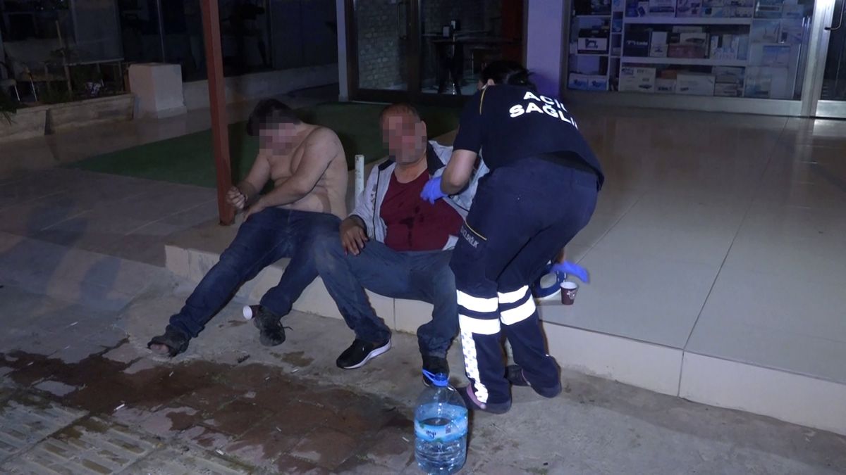 Antalya'da sokağa çıkma kısıtlamasındaki kavgada 4 kişi yaralandı
