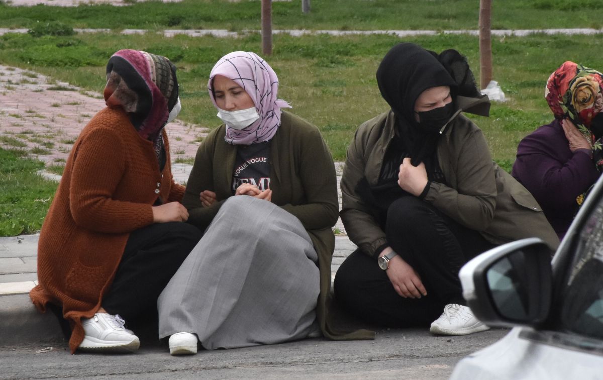 Sivas'ta iftar öncesi yemek kavgasında öldürülen kadın defnedildi