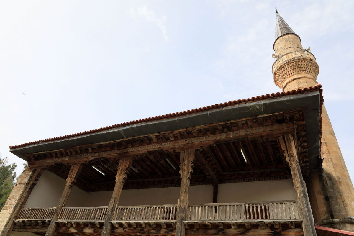 Burdur'daki 900 yıllık caminin, bakıma ihtiyacı var