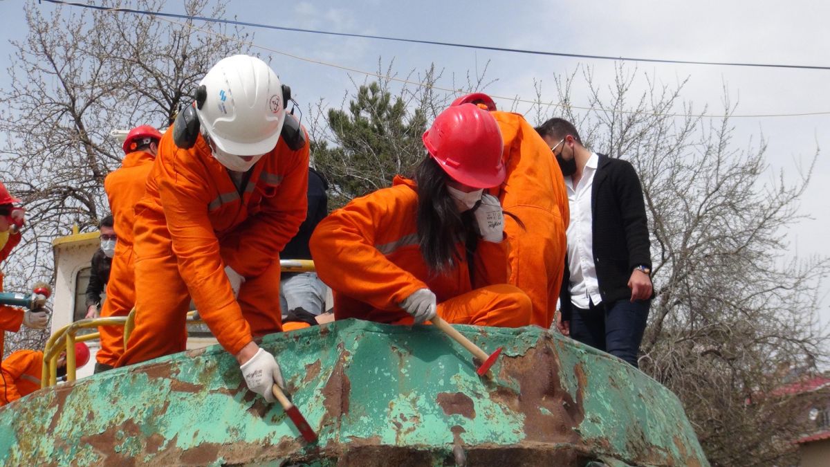 Van Gölü'ndeki atıl tekne okula hibe edildi