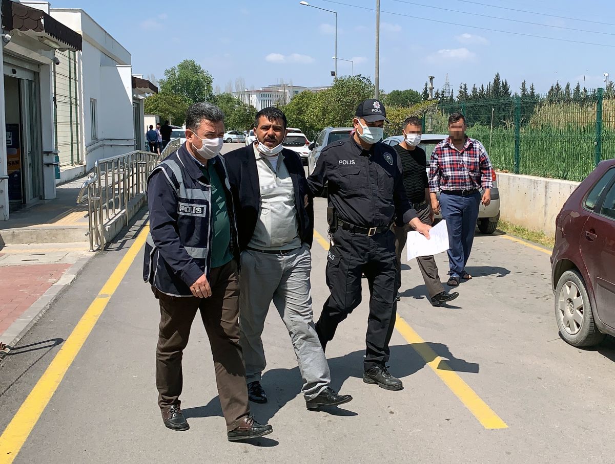 Adana'da babasının silahıyla kendini vuran Medine defnedildi