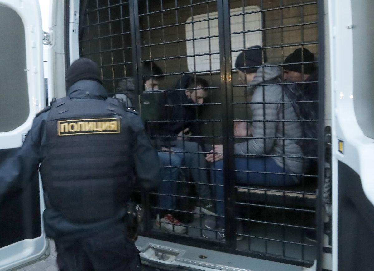 More than a thousand people detained in Navalny protests in Russia #4
