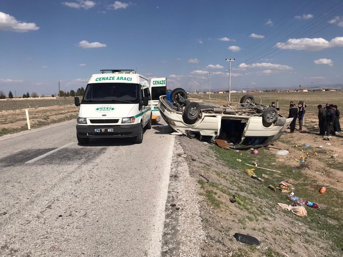 Konya'da işçileri taşıyan minibüs takla attı