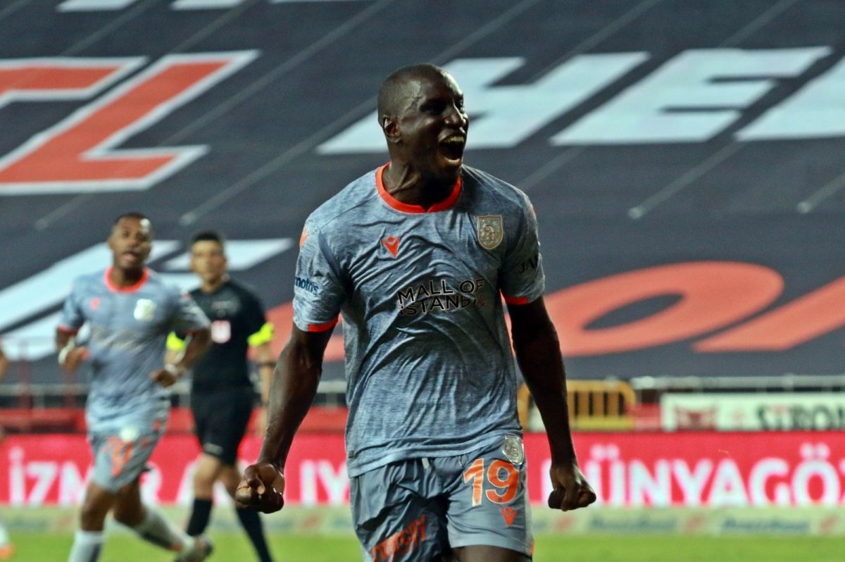 Başakşehir’de Demba Ba’nın sözleşmesi feshedildi