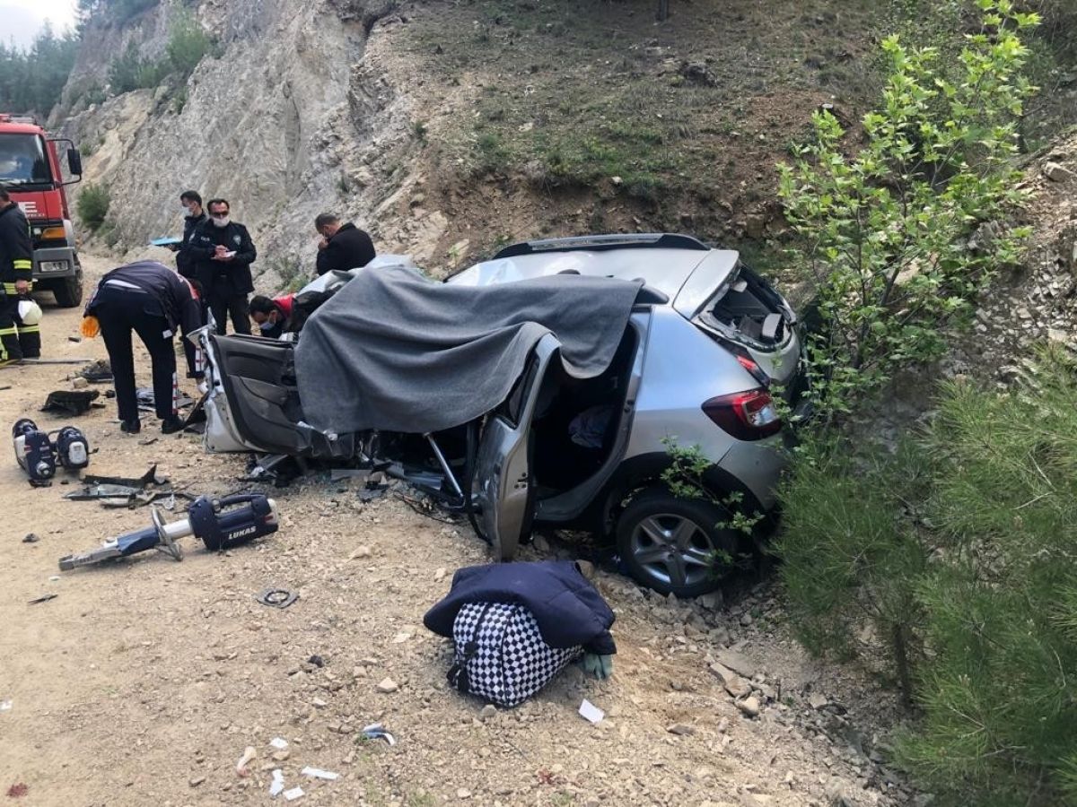 Adana’da trafik kazası kaza: 3 ölü 3 yaralı #4