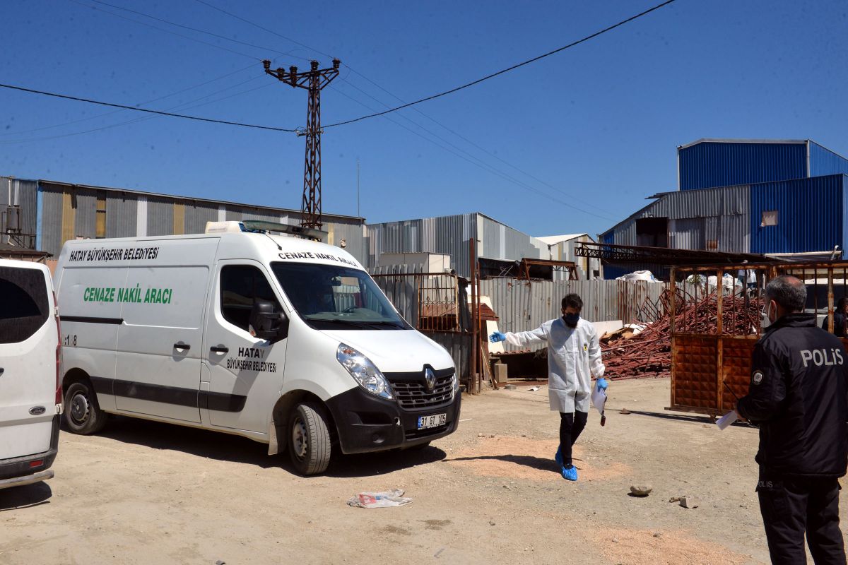 Hatay hurdacı dükkanında oksijen tüpü patladı: 1 ölü