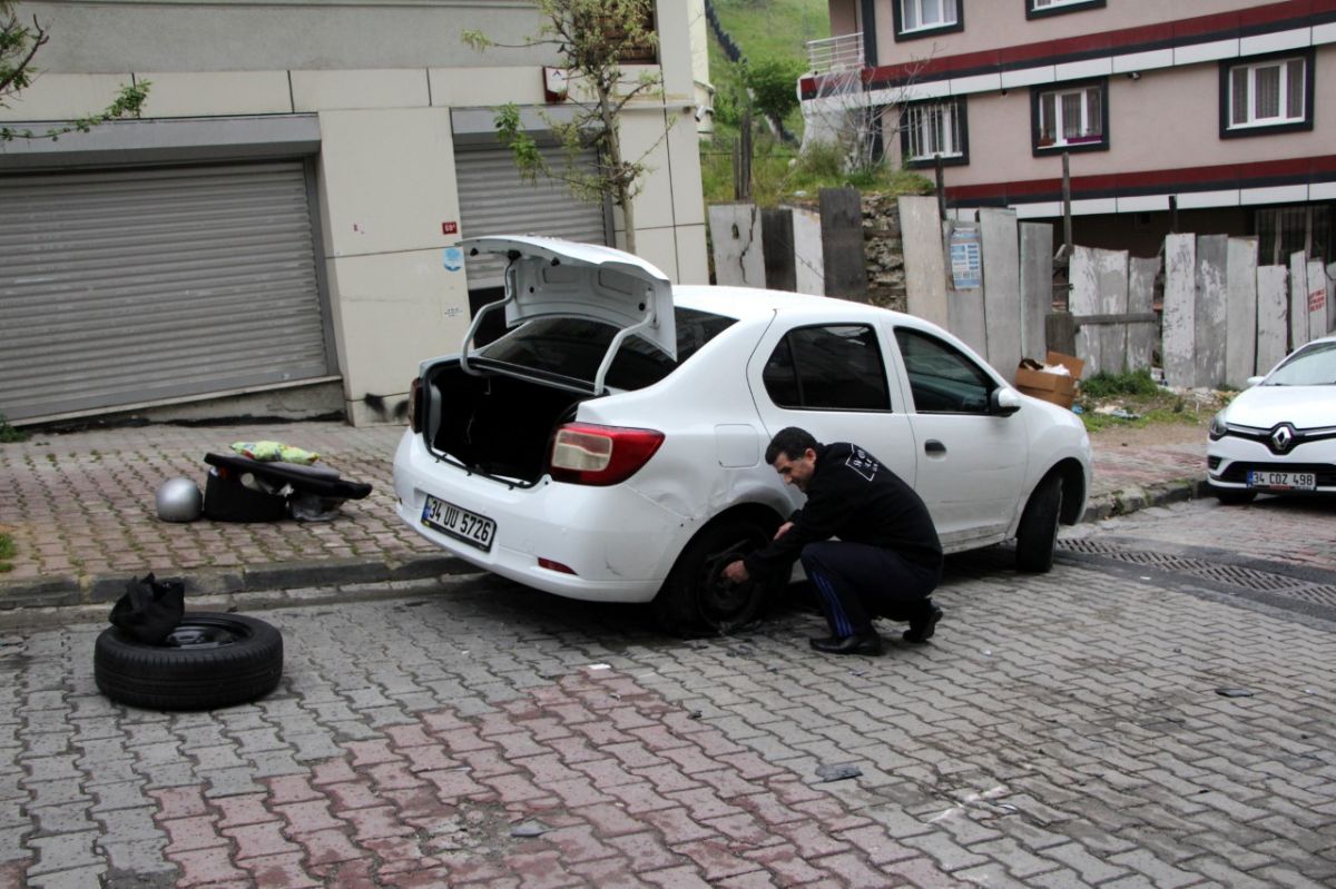 İstanbul'da yokuşta kayan tır, 4 aracı ezdi