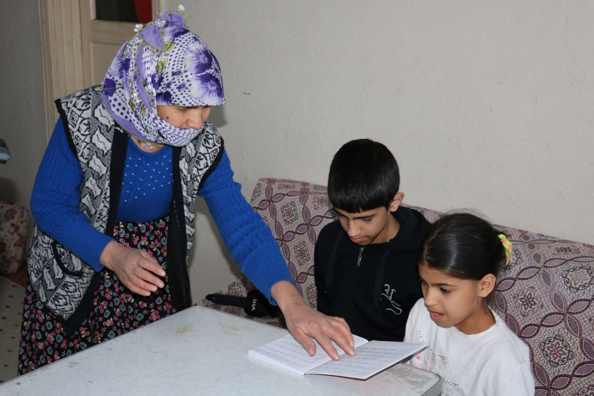 Kahramanmaraş'ta iki kardeş hayata çift renk bakıyor