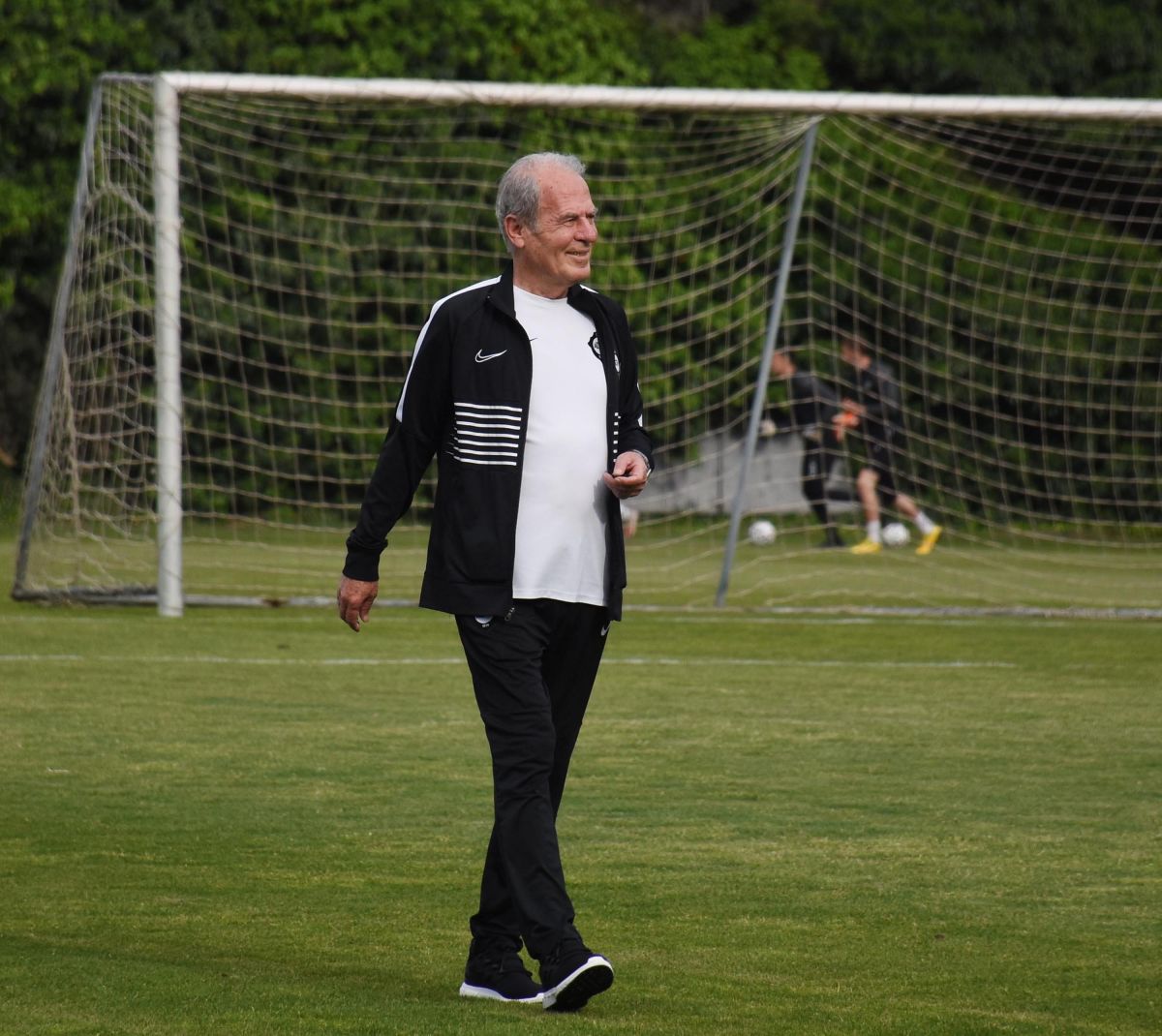 Altay'da Mustafa Denizli’ye meşaleli karşılama