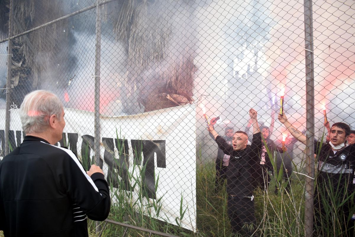 Altay'da Mustafa Denizli’ye meşaleli karşılama