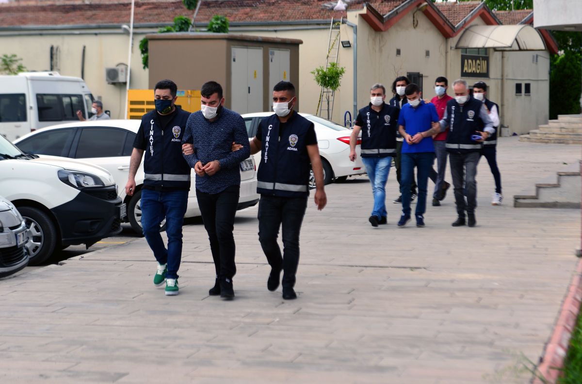 Adana'da avukatı vuran şahıs, kaçarken yakalandı