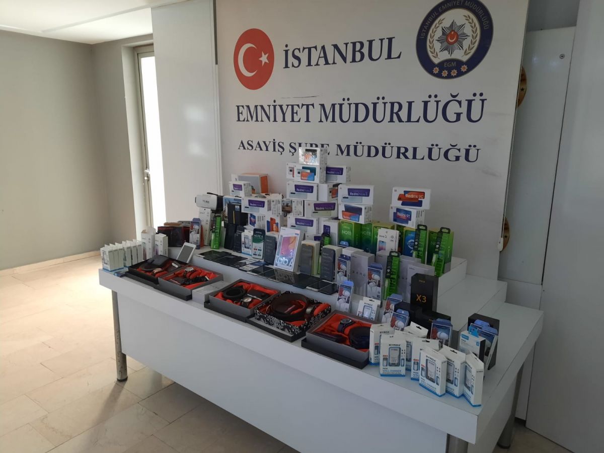 Bağcılar'da cep telefonu dükkanını soyan 3 Suriyeli tutuklandı