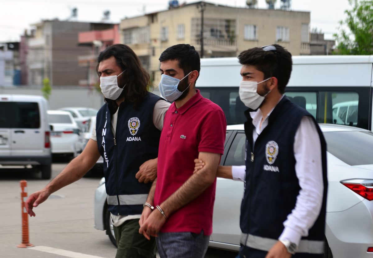 Adana'da avukatı vuran şahıs, kaçarken yakalandı