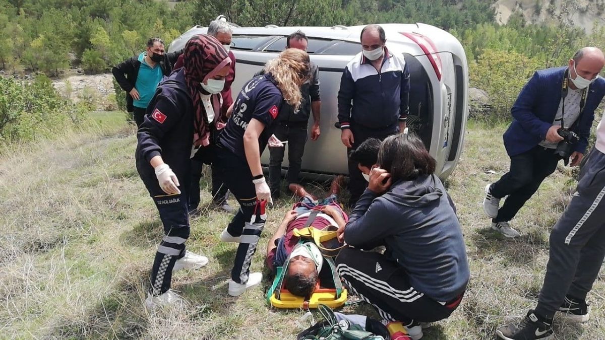 Tokat'ta insan zinciri oluşturup yaralıyı uçurumdan çıkardılar