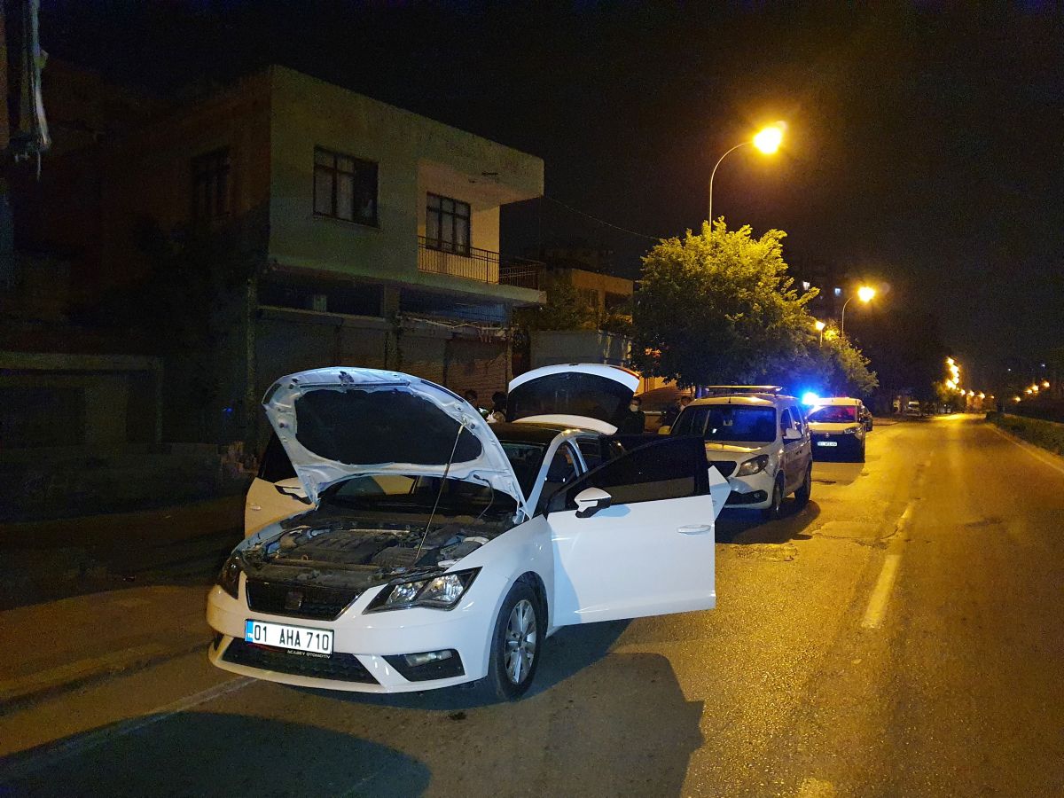 Adana'da maske ambalajına gizledikleri uyuşturucuyla yakalandılar