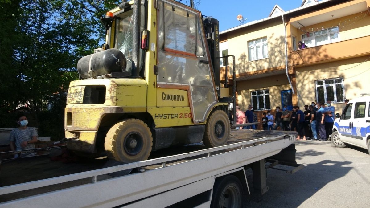 Pendik’te 6 yaşındaki çocuk forklift altında kaldı