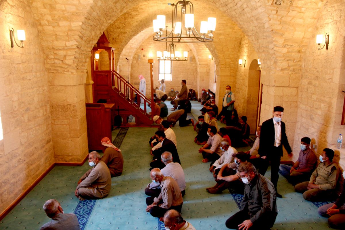 Afrin de yenilenen Ömer Bin Hattap Camii ibadete açıldı #4