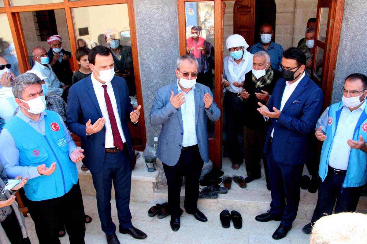 Afrin de yenilenen Ömer Bin Hattap Camii ibadete açıldı #3